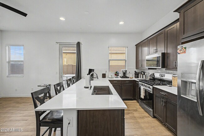 Building Photo - 3825 W Buist Ave