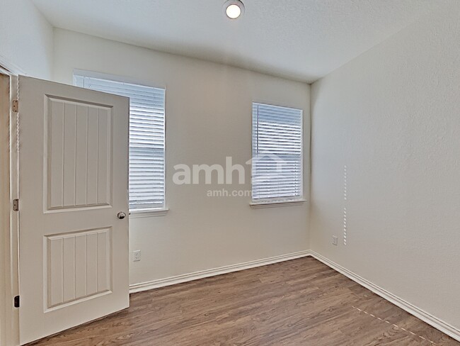 Building Photo - 2731 Spencebrook