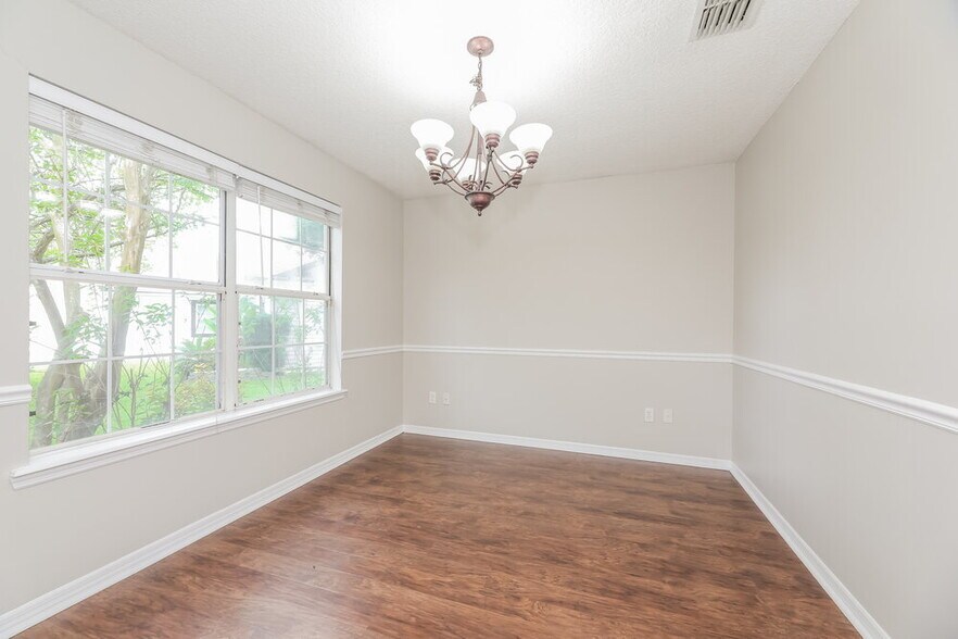 Building Photo - 8842 Fieldside Ct