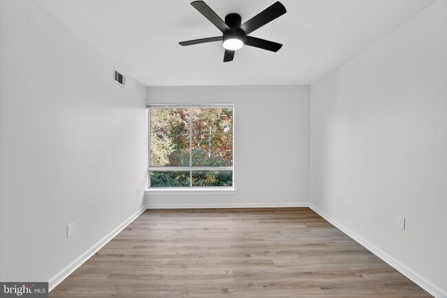 Building Photo - 8481 Greenbelt Rd