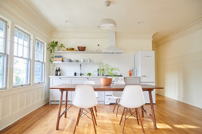 Building Photo - 149 S Vendome St