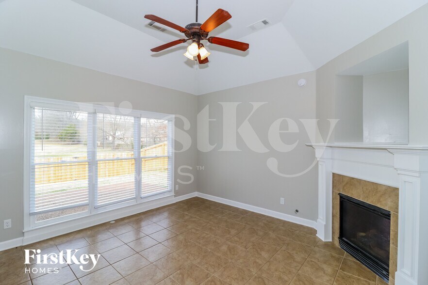 Building Photo - 12070 Goldspring Ln