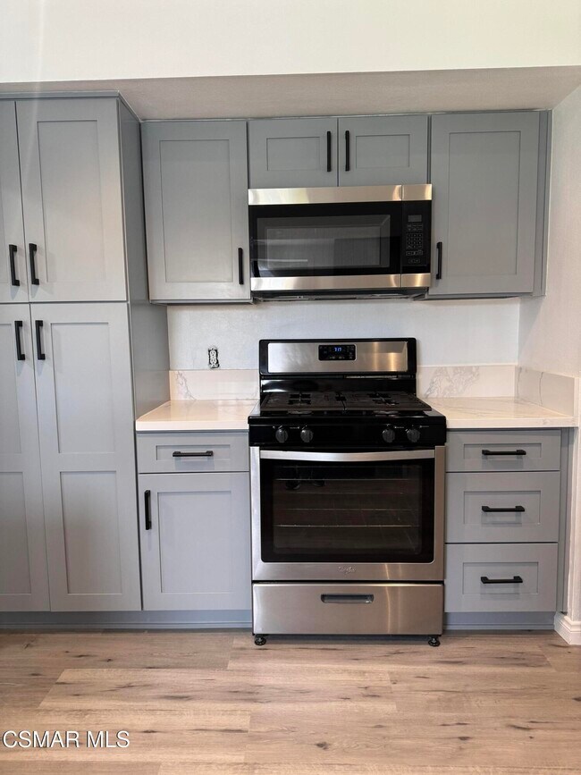 Building Photo - 1694 Regent St