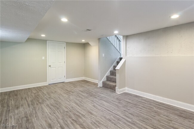 Building Photo - 4400 Wyatt Rd