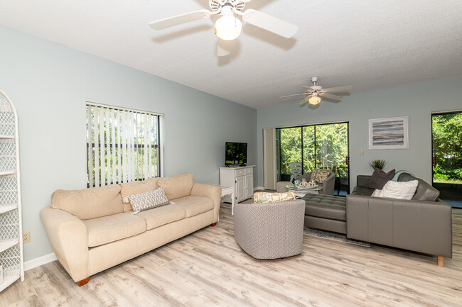 Living Room - 25 Talavera Ct