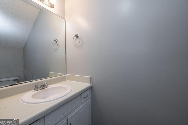 Building Photo - 580 Downing St