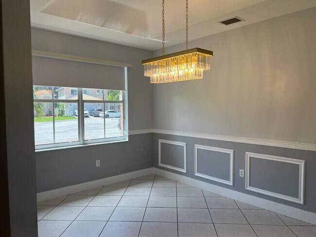 Building Photo - 2758 SW 129th Terrace