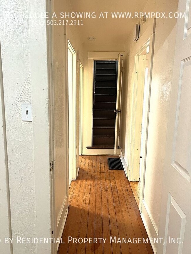 Building Photo - 214 NE Bryant St