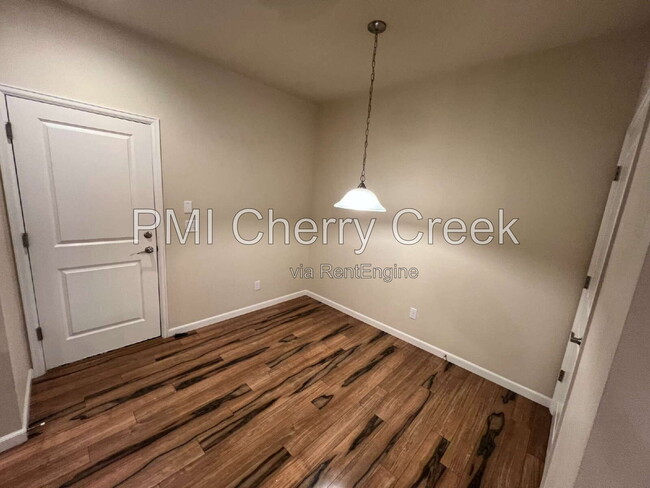 Building Photo - 8159 S Akron Ct