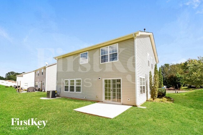 Building Photo - 163 Ranlo Ave