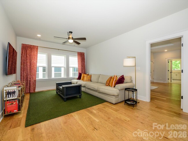 Building Photo - 1217 Drummond Ave