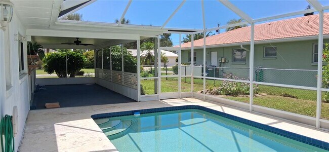 Building Photo - 441 Rubens Dr