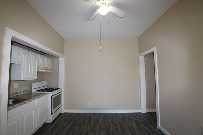 Building Photo - Available! 1 Bedroom, 1 Bath in Tyler!