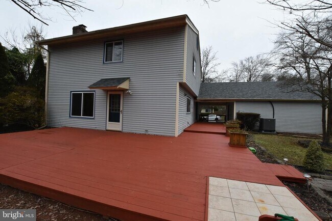 Building Photo - 111 Biscayne Ct