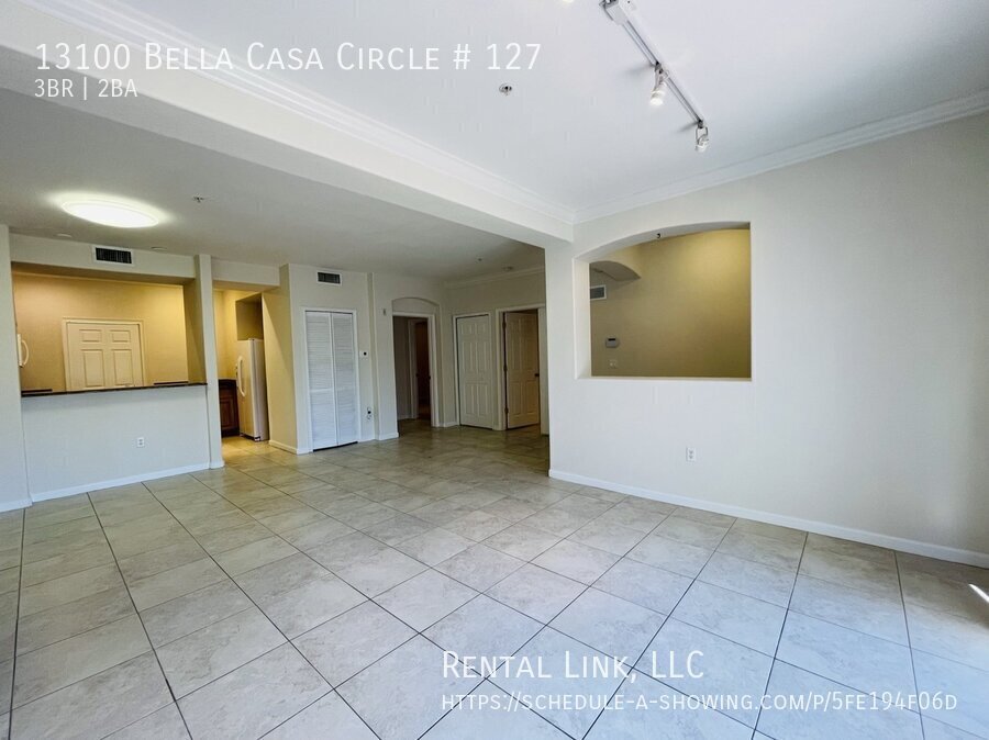 Building Photo - 13100 Bella Casa Cir