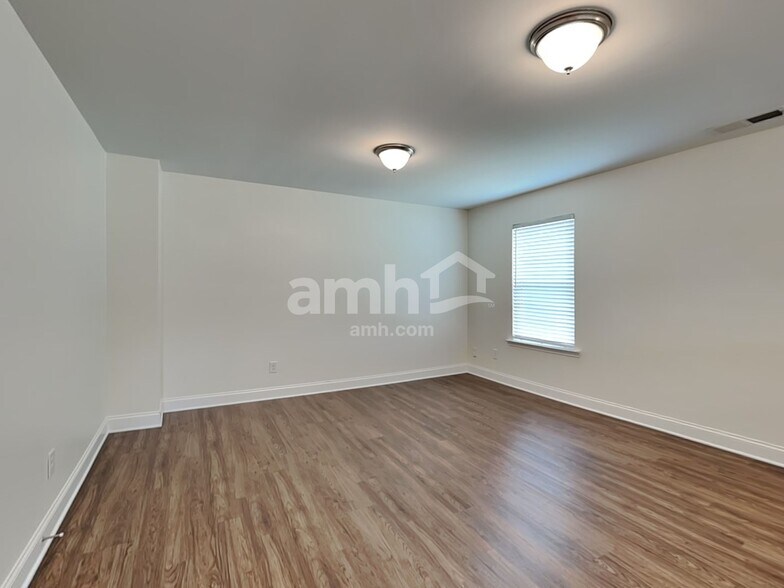 Building Photo - 3401 38th St NW