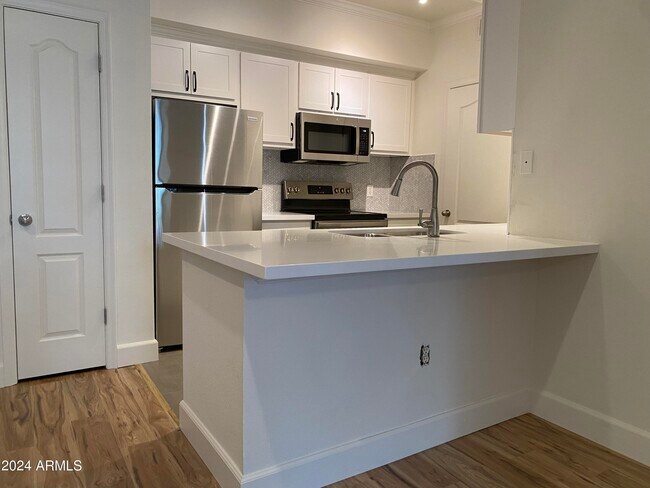 Building Photo - 1701 E Colter St