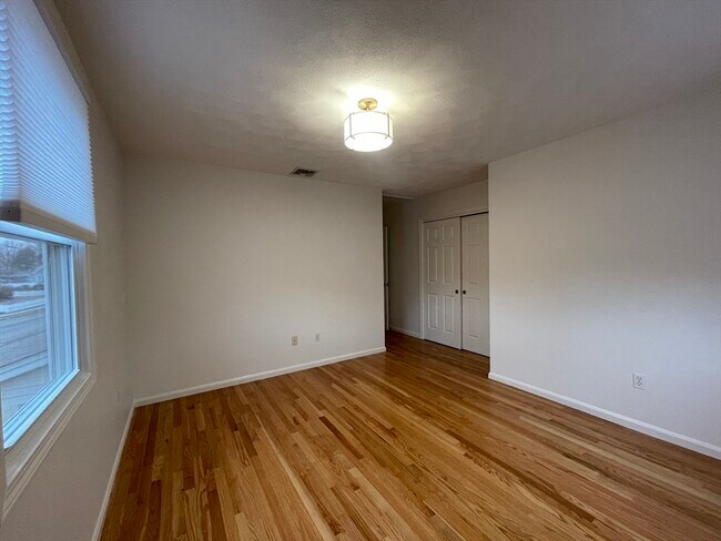 Building Photo - 196 Linwood Ave