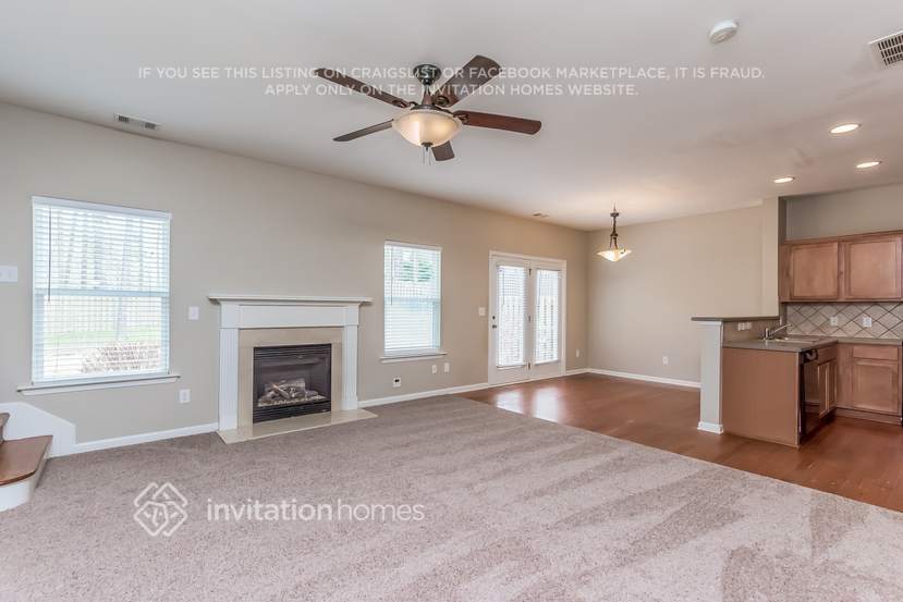 Building Photo - 116 Creekwood Tr