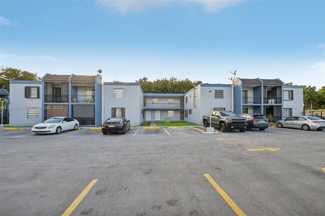 Building Photo - 145 SW 30th Ct