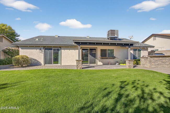 Building Photo - 6833 E Kelton Ln