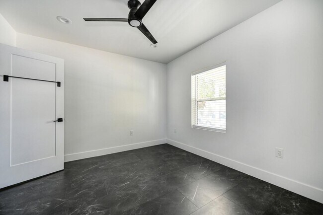 Building Photo - 2111 35th St