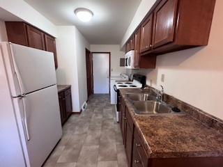 Kitchen - 207 S Pfeffer Rd