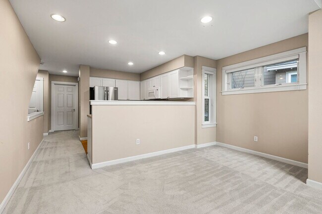 Building Photo - 10267 NW Alder Grove Ln