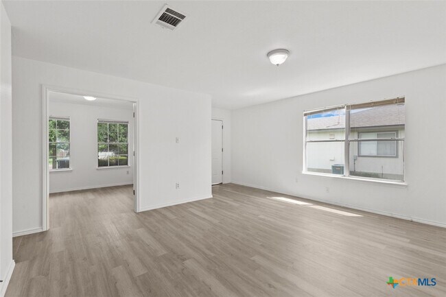 Building Photo - 112 James Lin Cir