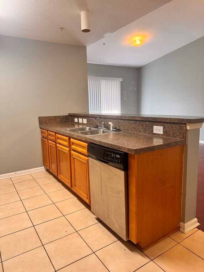 Building Photo - 6984 Ortega Woods Dr