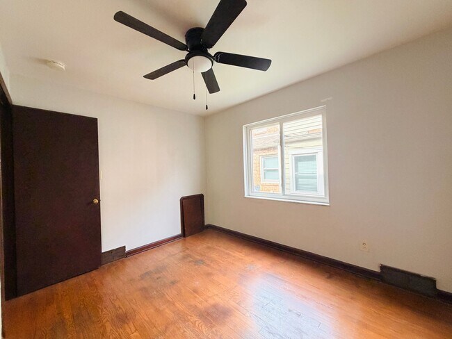 Building Photo - 14330 Lakewood Heights Blvd