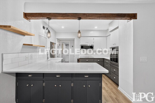 Building Photo - 2428 Bucklew Dr