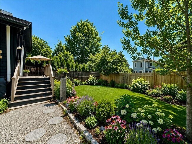 Building Photo - 24 Houston Ave