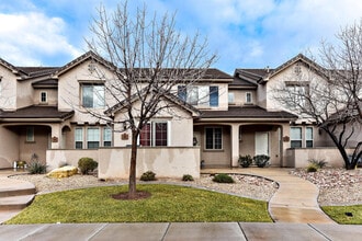 Building Photo - 3 Bedroom Townhome!! Casitas at Hidden Valley.