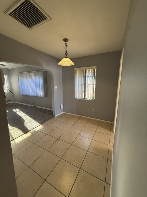 Building Photo - Town Home For rent