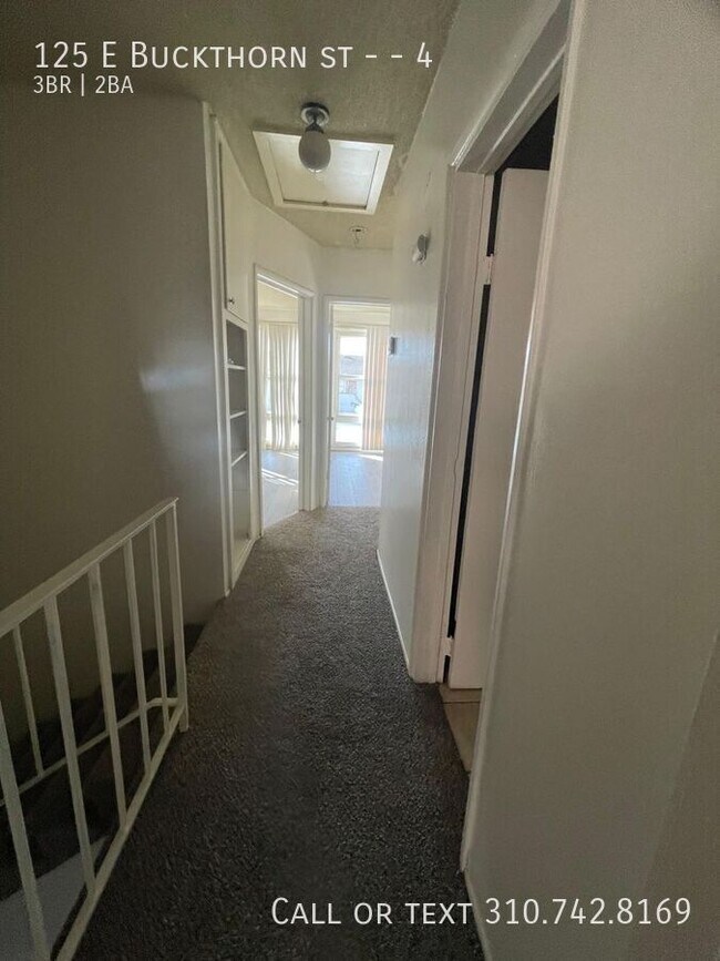 Building Photo - 125 E Buckthorn St