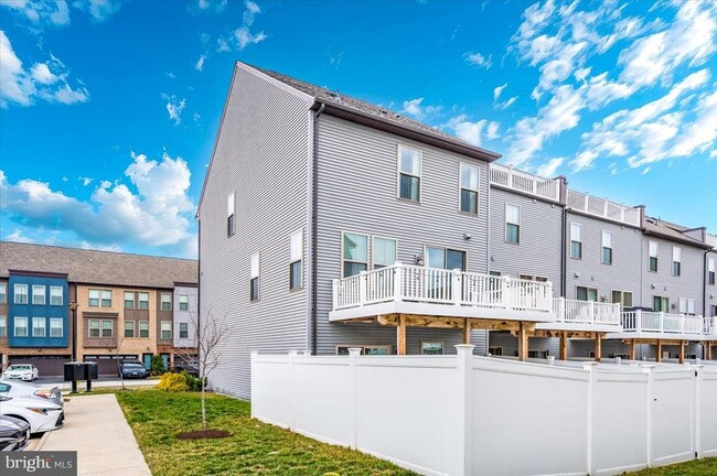 Building Photo - 45366 Daveno Square