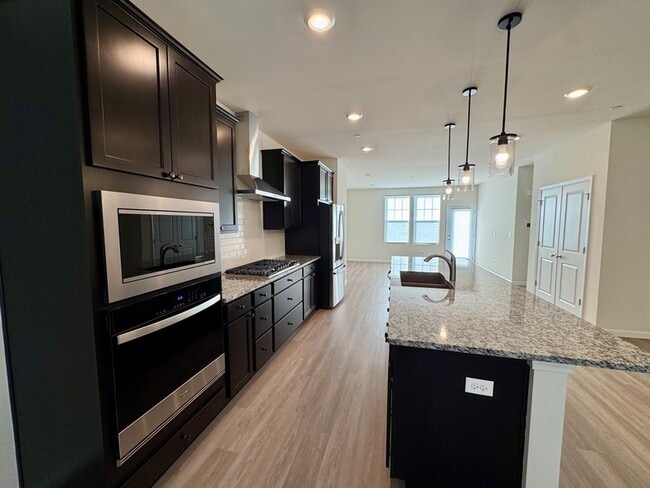 Building Photo - 155 Yorktown Ct