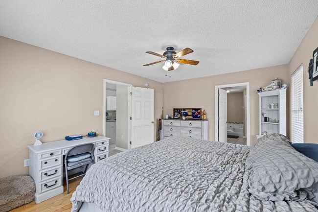 Building Photo - 8092 Hartington Dr