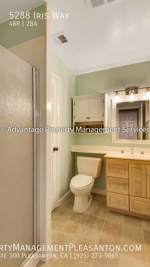 Building Photo - Single Story, 4 bed, 2 bath,  1196 sq ft home