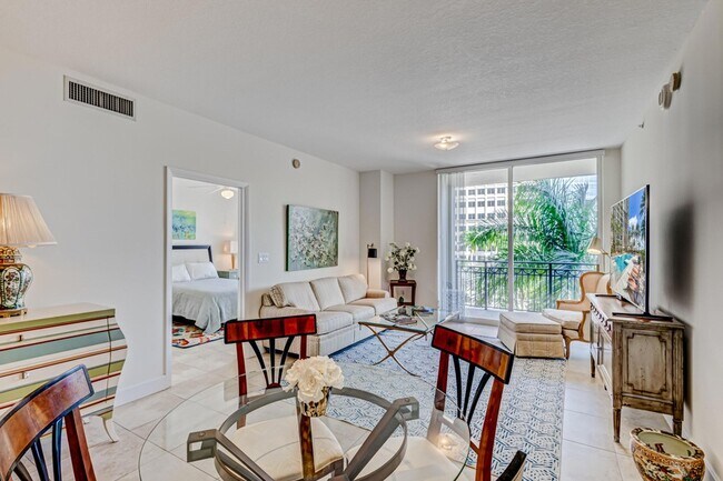 Building Photo - 550 Okeechobee Blvd