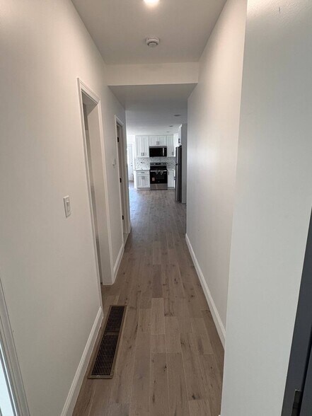 Building Photo - 1331 Dickinson St