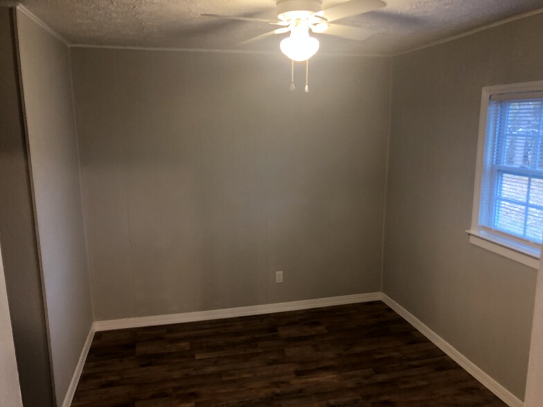 Building Photo - 208 cagle rd