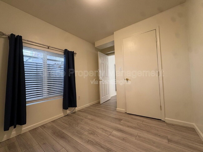 Building Photo - 310 S 2nd Ave