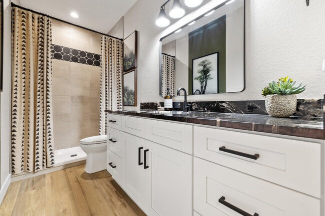 Building Photo - 1820 Horseshoe Ln