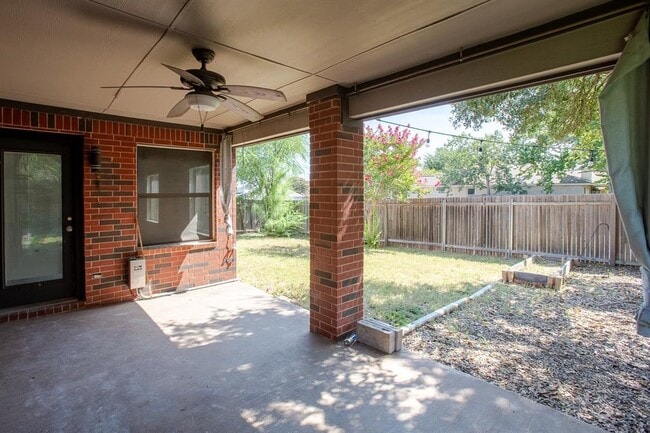 Building Photo - 1201 Springbrook Rd