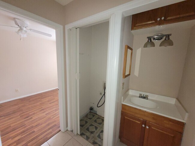 Building Photo - WYKEHAM CONDOS