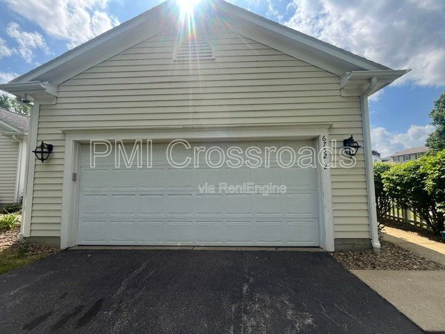 Building Photo - 6752 Bristlewood Dr