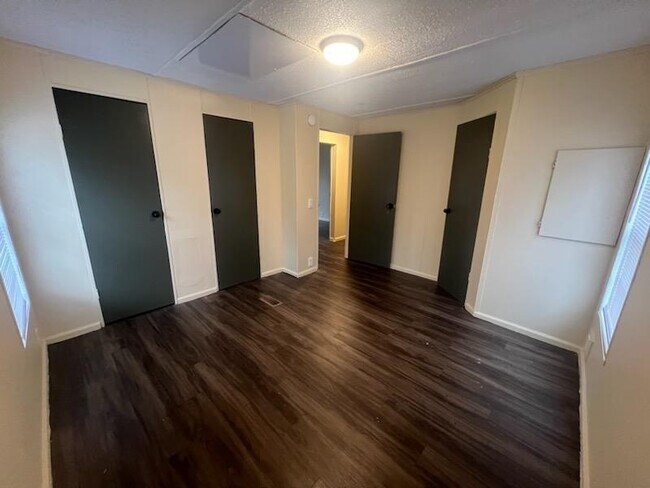 Building Photo - 502 9th St SW