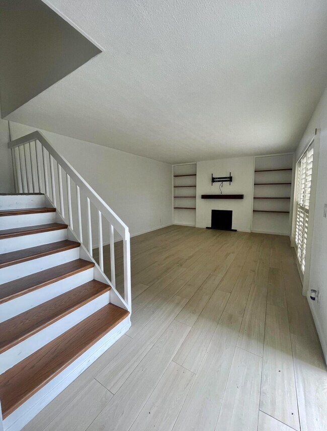 Building Photo - 65 Lake Arbor Dr